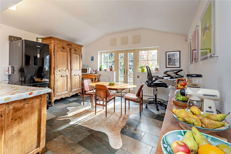 3 bedroom cottage, Eastbury, Hungerford RG17 - Available