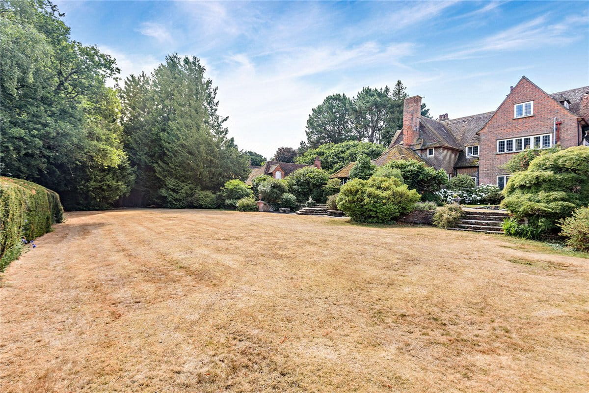 7 bedroom house, Burys Bank Road, Greenham RG19 - Sold STC