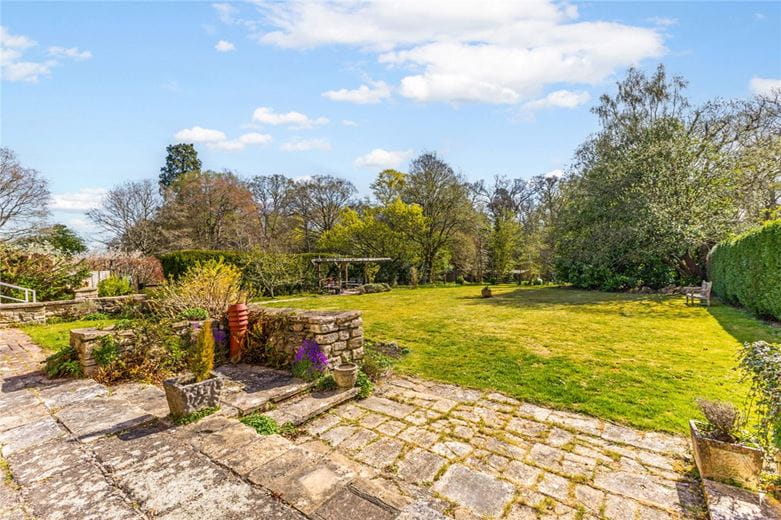 5 bedroom house, Stockcross, Newbury RG20 - Available