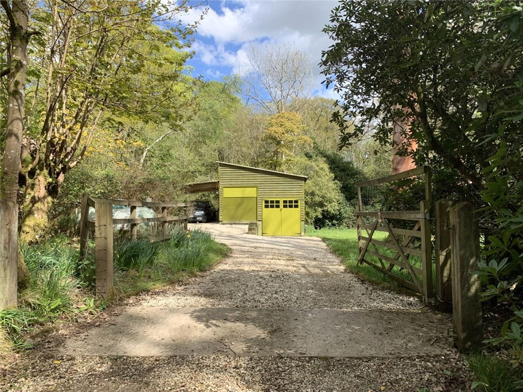 5 bedroom house, Stockcross, Newbury RG20 - Available