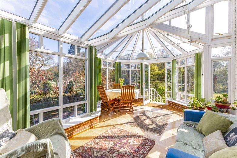 5 bedroom house, Stockcross, Newbury RG20 - Available