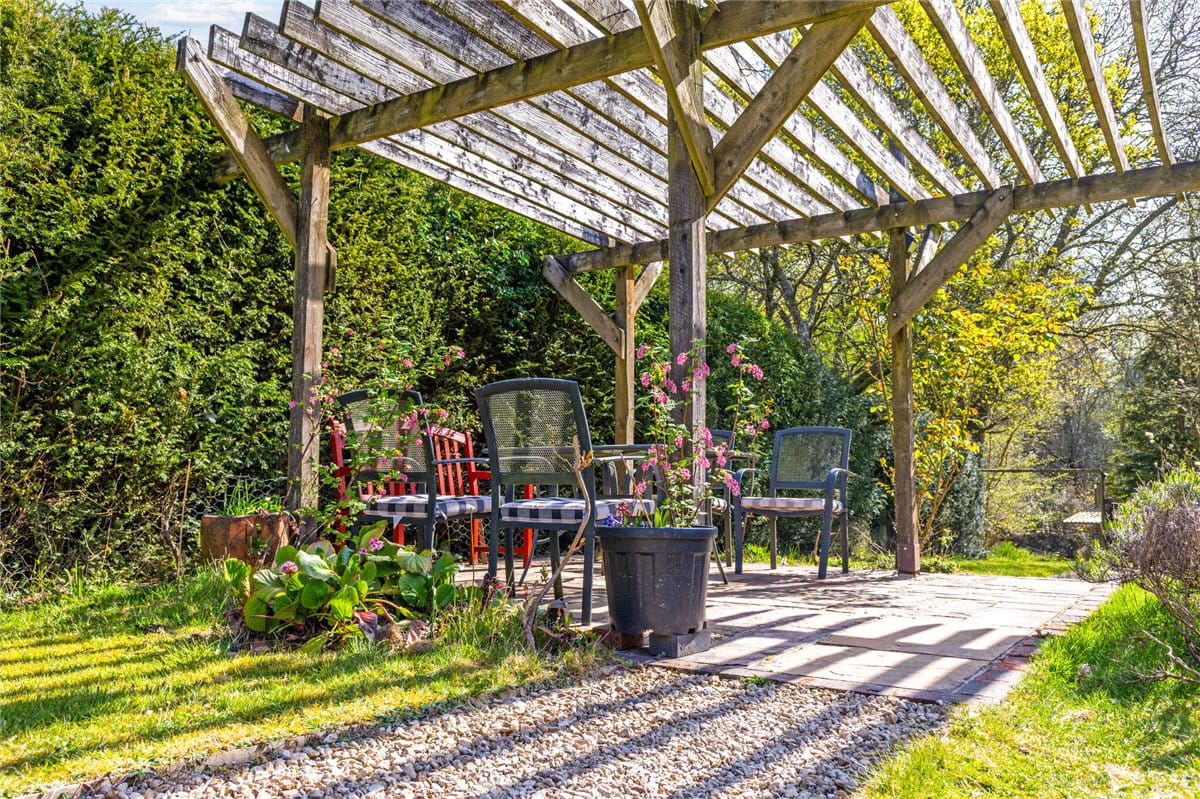 5 bedroom house, Stockcross, Newbury RG20 - Available