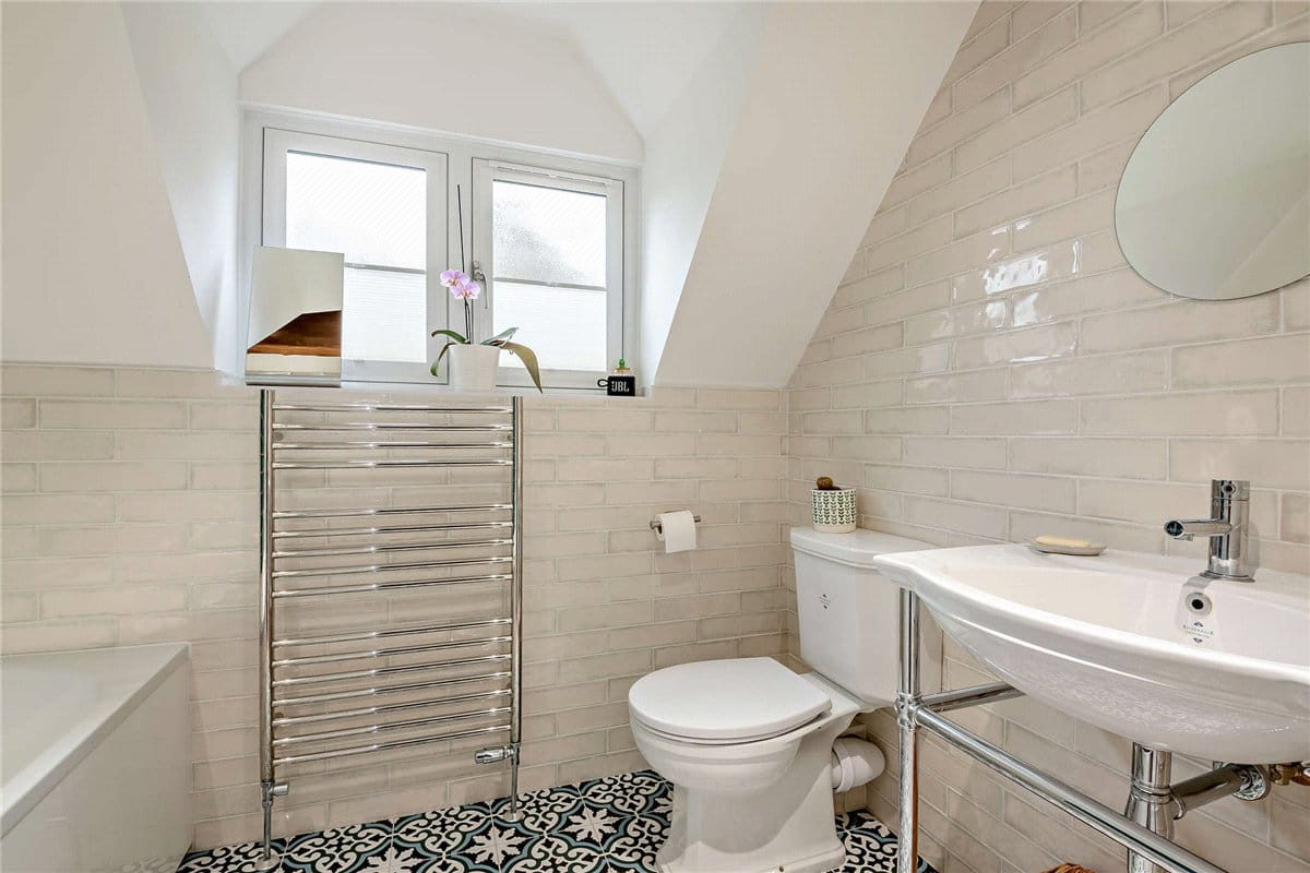 4 bedroom house, Crookham Hill, Crookham Common RG19 - Available