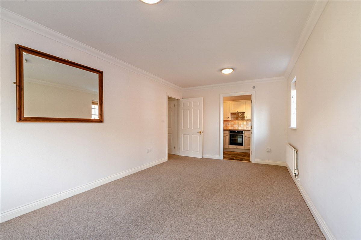 2 bedroom flat, Newtown Road, Newbury RG14 - Available