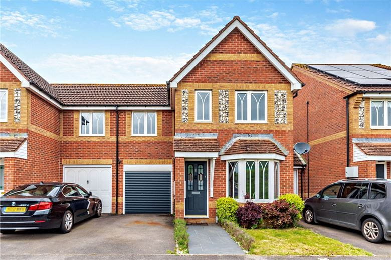 3 bedroom house, Equine Way, Newbury RG14 - Available