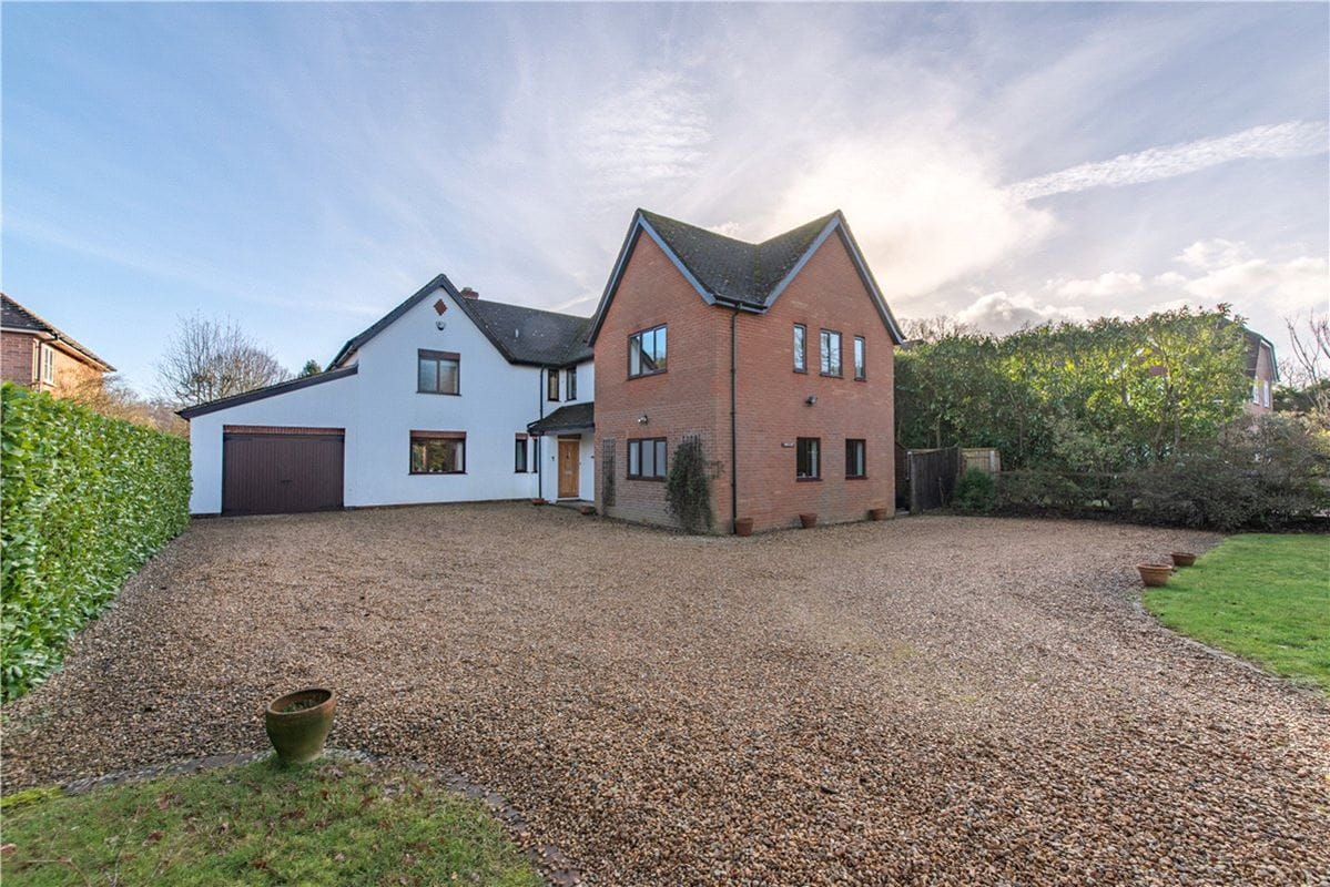 5 bedroom house, Post Office Road, Inkpen RG17 - Available