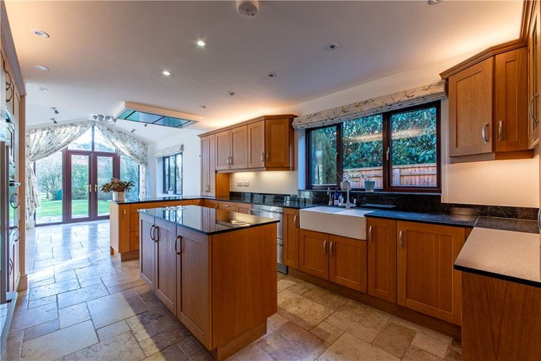 5 bedroom house, Post Office Road, Inkpen RG17 - Available