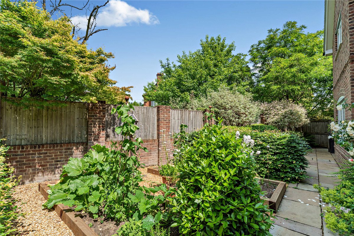 5 bedroom house, Yattendon Road, Hermitage RG18 - Sold STC