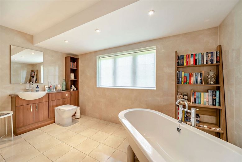 5 bedroom house, Yattendon Road, Hermitage RG18 - Sold STC