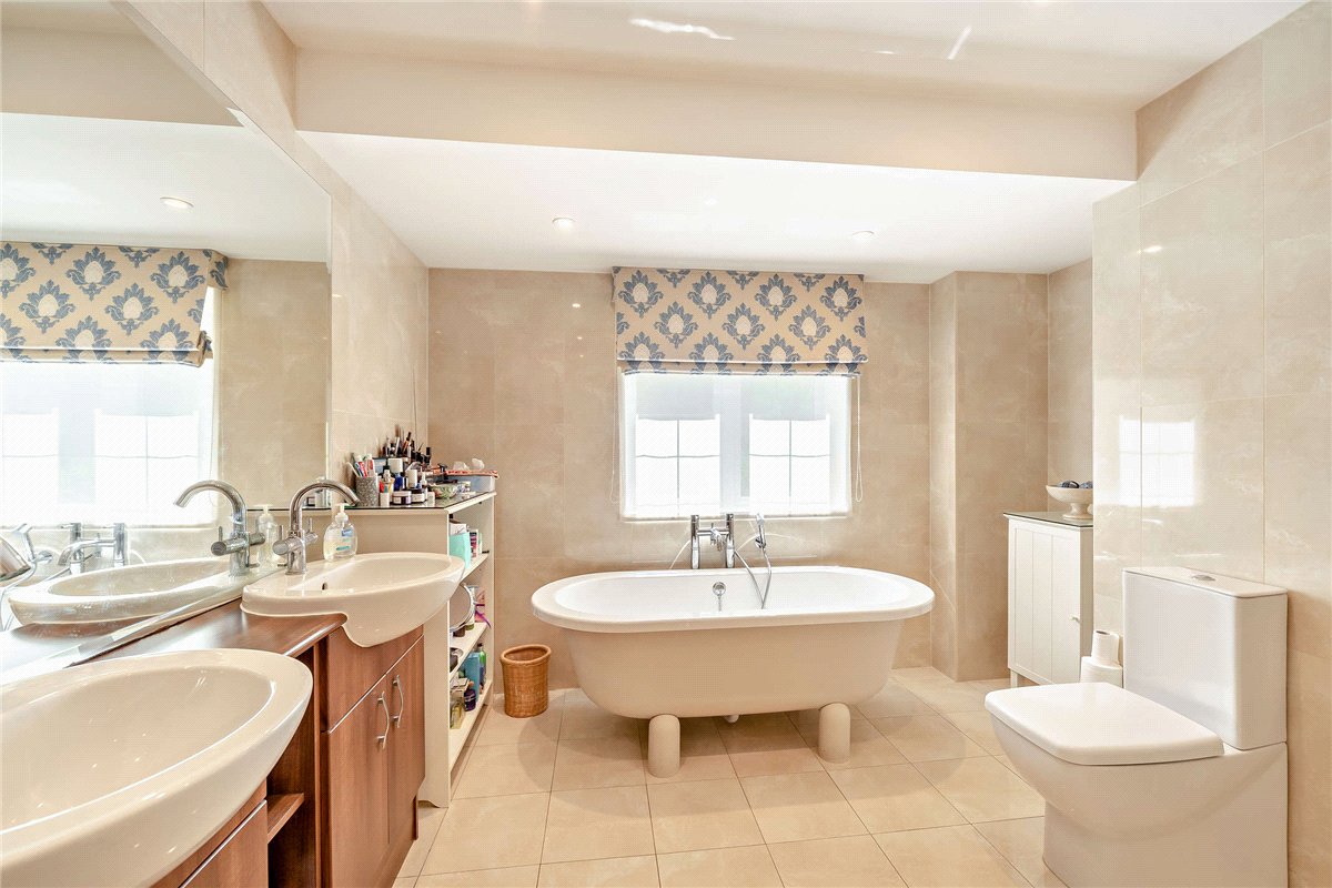 5 bedroom house, Yattendon Road, Hermitage RG18 - Sold STC