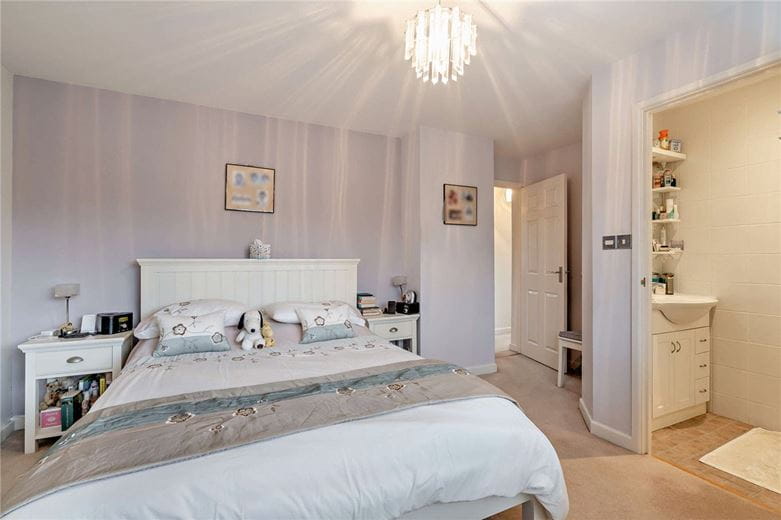 4 bedroom house, Copnor Close, Woolton Hill RG20 - Available