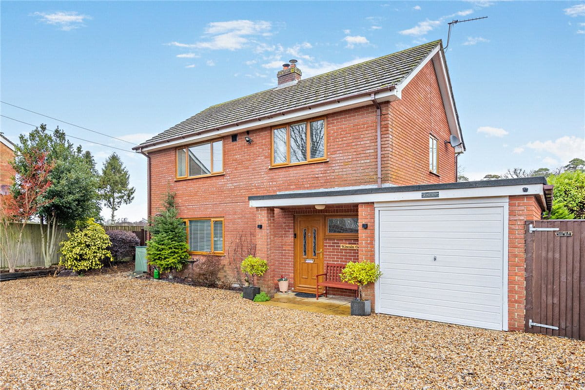 4 bedroom house, Copnor Close, Woolton Hill RG20 - Available