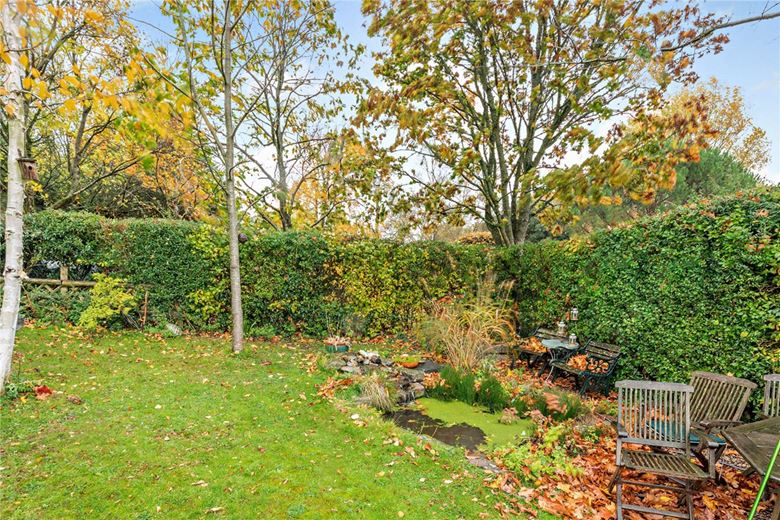 4 bedroom , Snelsmore, Newbury RG14 - Available