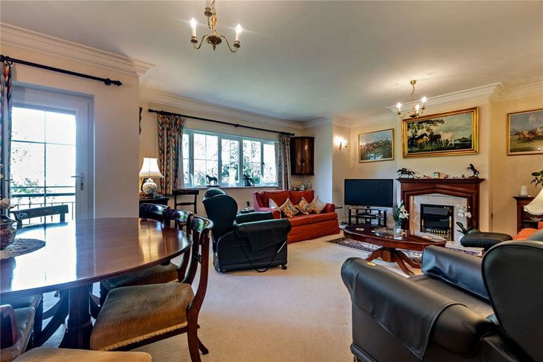 3 bedroom flat, Woodridge, Newbury RG14 - Sold