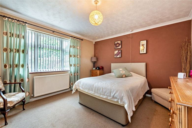 3 bedroom bungalow, Long Lane, Hermitage RG18 - Available