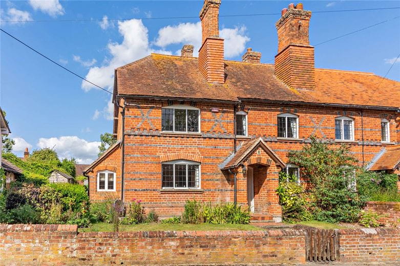 3 bedroom house, Newbury Road, Kingsclere RG20 - Sold