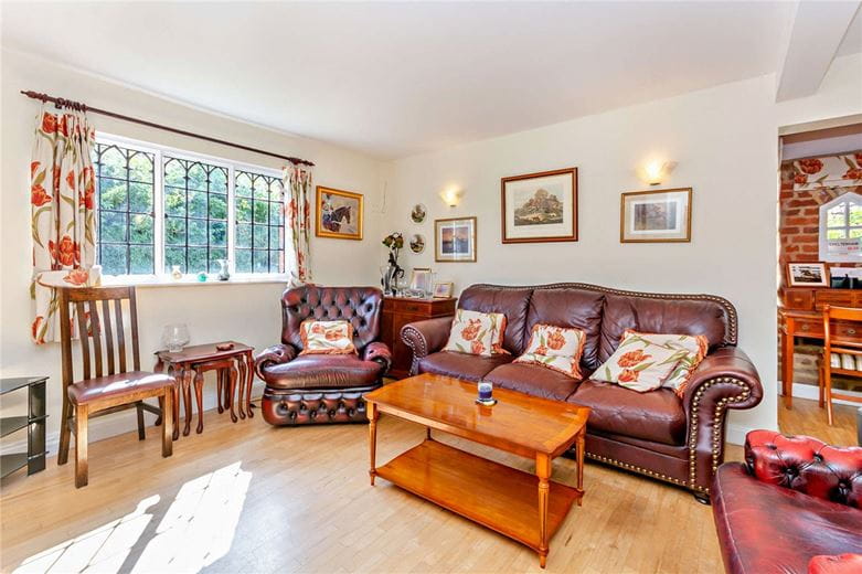 3 bedroom house, Newbury Road, Kingsclere RG20 - Sold