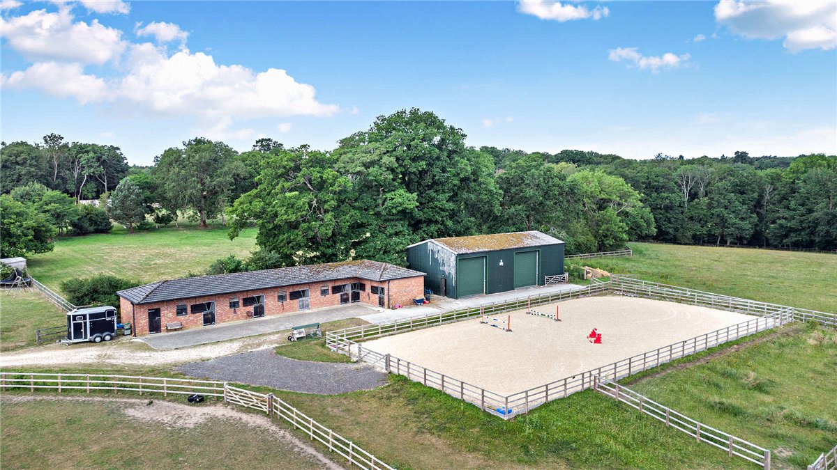 3.2 acres House, Wickham Heath, Newbury RG20 - Available