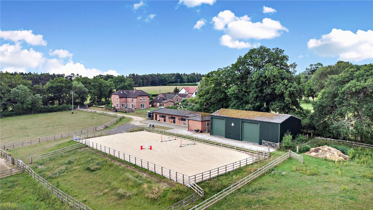 3.2 acres House, Wickham Heath, Newbury RG20 - Available
