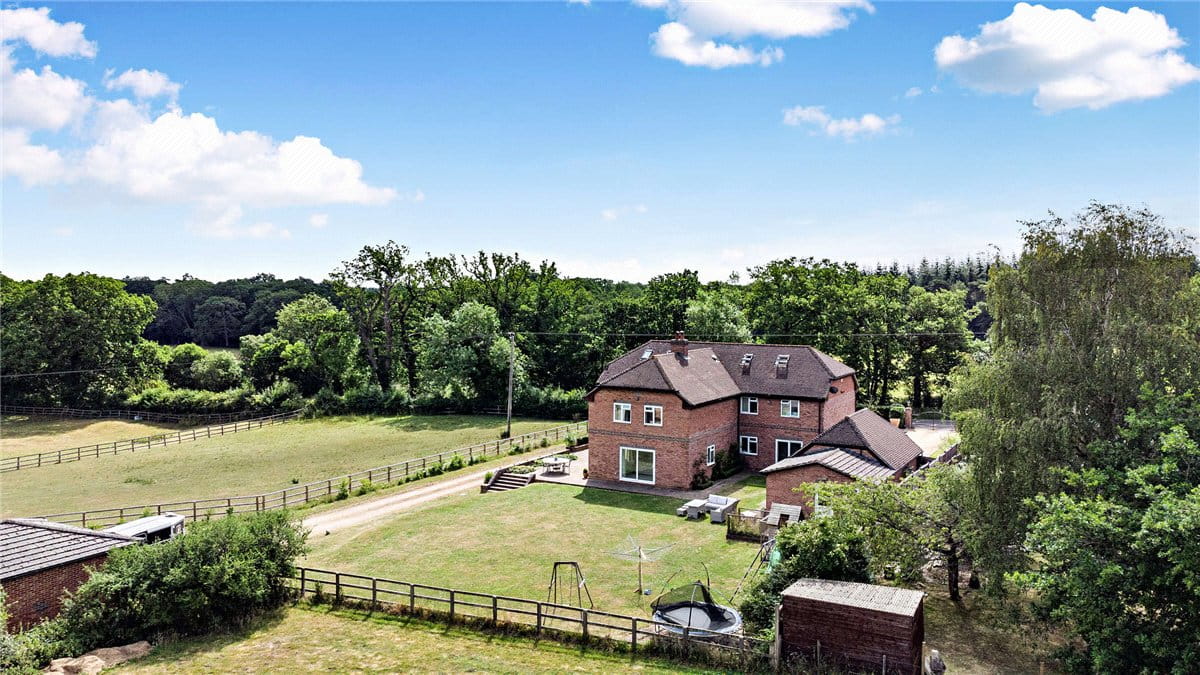 3.2 acres House, Wickham Heath, Newbury RG20 - Available