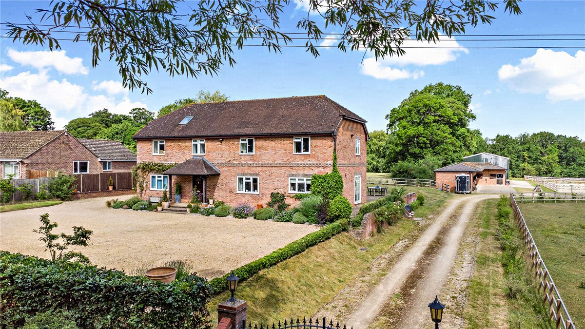 3.2 acres House, Wickham Heath, Newbury RG20 - Available