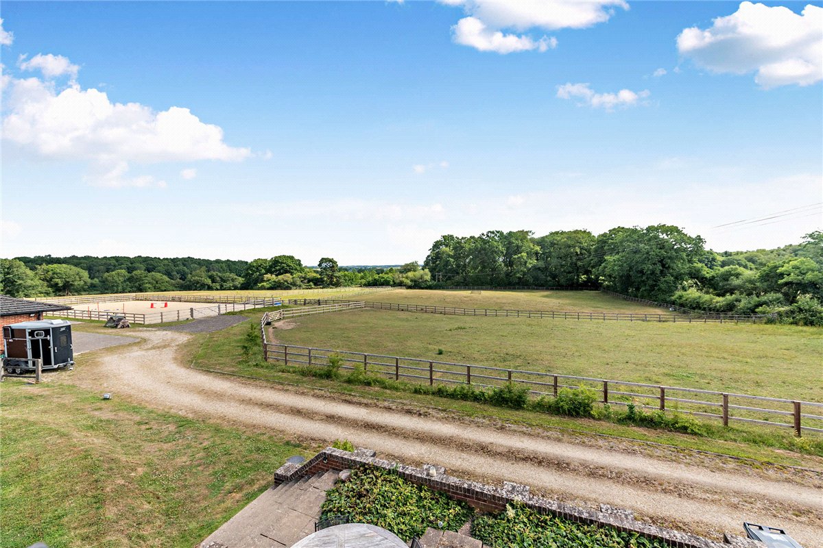 3.2 acres House, Wickham Heath, Newbury RG20 - Available
