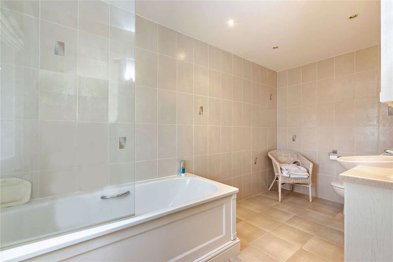 3.2 acres House, Wickham Heath, Newbury RG20 - Available