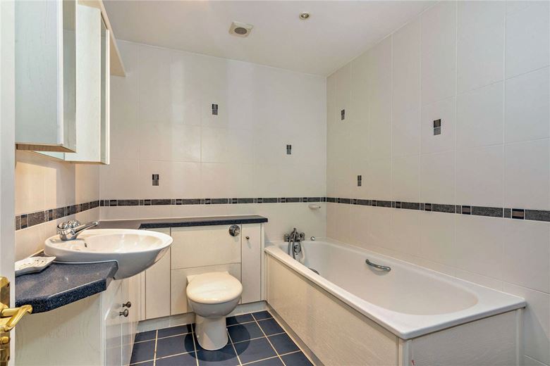 3.2 acres House, Wickham Heath, Newbury RG20 - Available