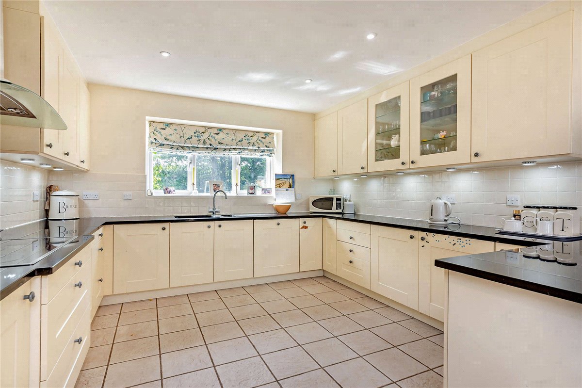3.2 acres House, Wickham Heath, Newbury RG20 - Available