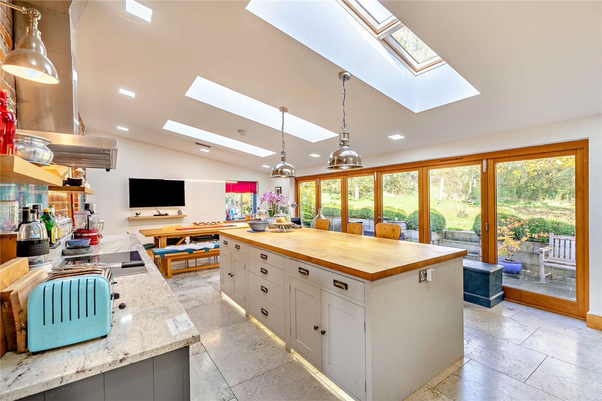 4 bedroom house, Long Lane, Shaw RG14 - Sold STC