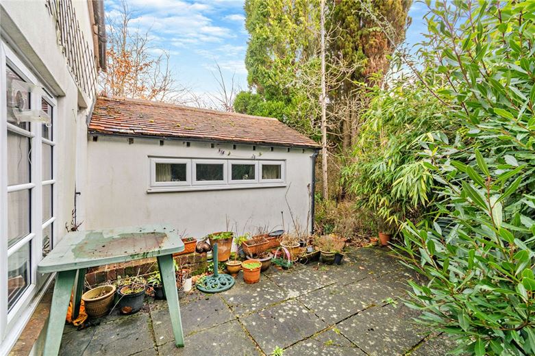 2 bedroom house, Belmont, Woodspeen RG20 - Available