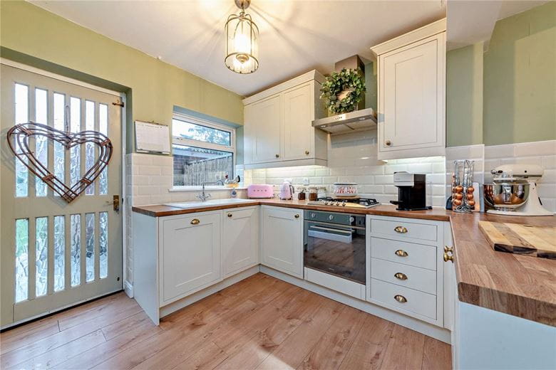 3 bedroom house, Cherry Close, Newbury RG14 - Available