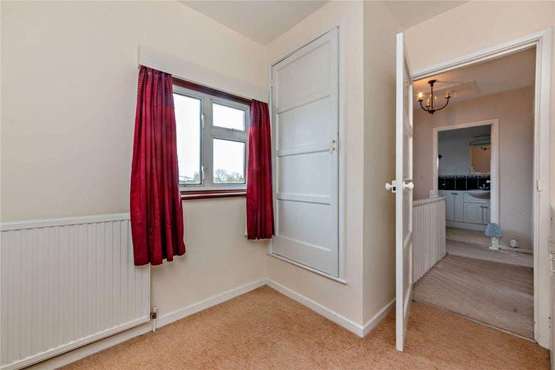 3 bedroom house, Gravelly Close, North End RG20 - Available