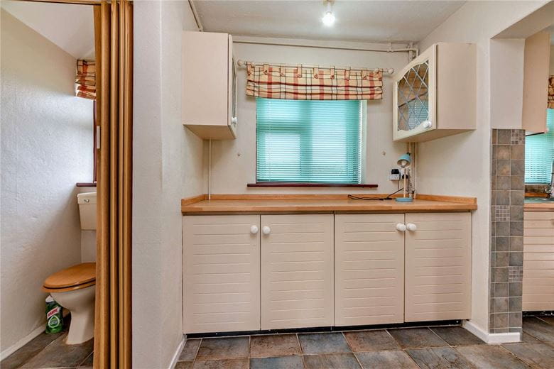 3 bedroom house, Gravelly Close, North End RG20 - Available