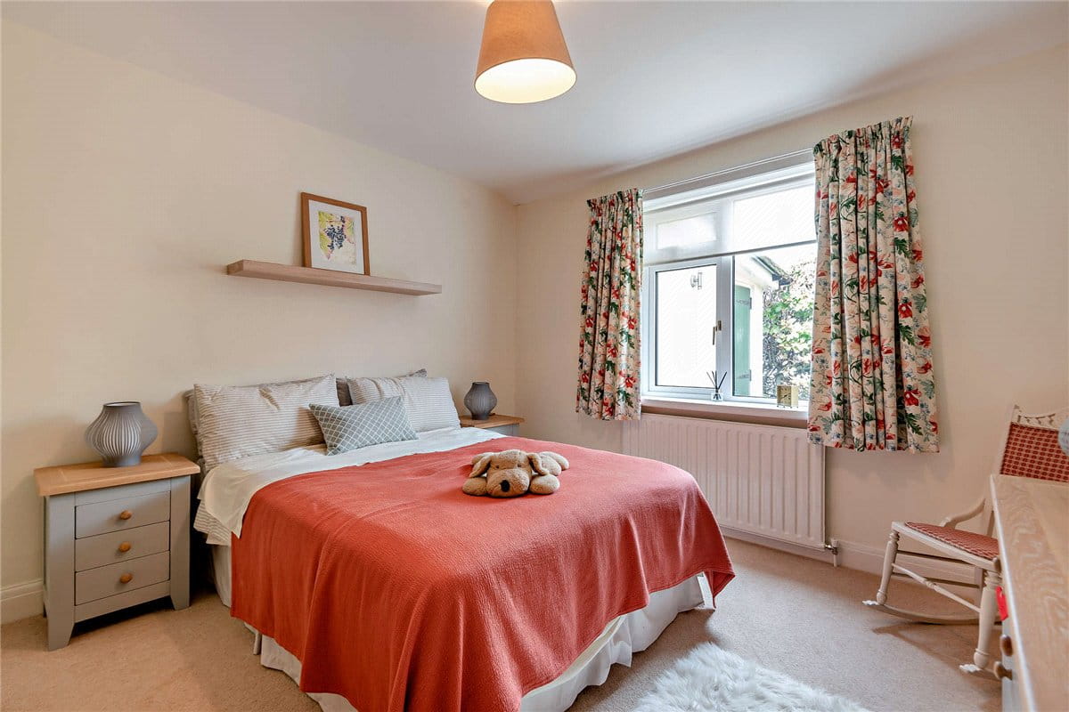 5 bedroom bungalow, Long Grove, Upper Bucklebury RG7 - Available