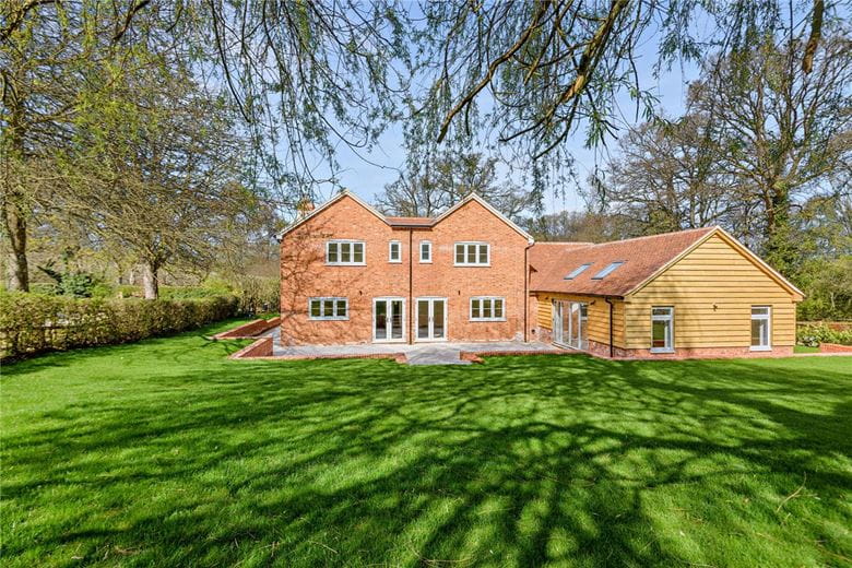 5 bedroom house, Newtown, Newbury RG20 - Available
