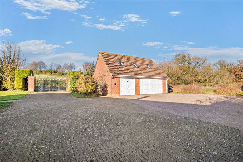 5 bedroom house, Fox's Lane, Kingsclere RG20 - Available
