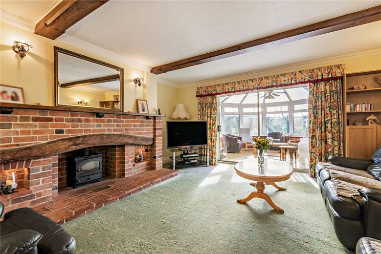 5 bedroom house, Fox's Lane, Kingsclere RG20 - Available