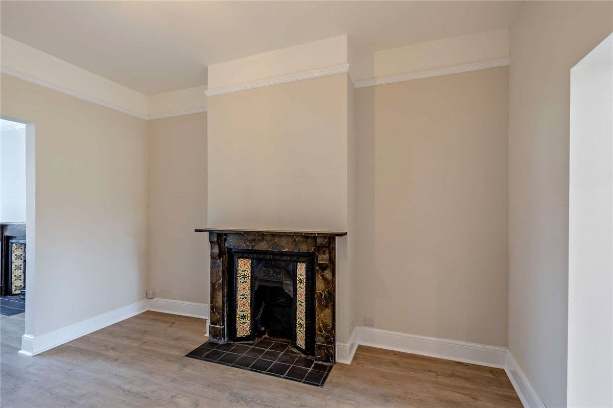 3 bedroom house, Andover Road, Newbury RG14 - Sold