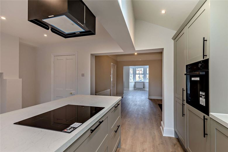 3 bedroom house, Andover Road, Newbury RG14 - Sold