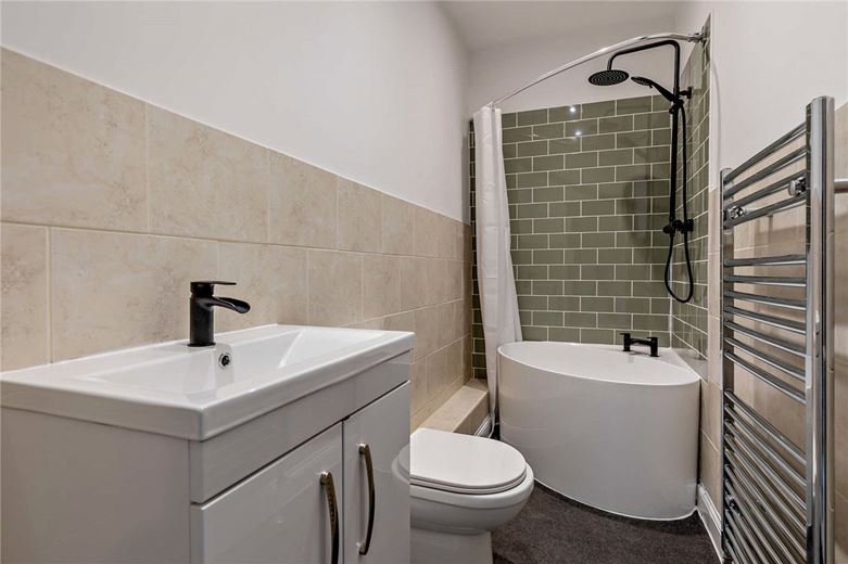 3 bedroom house, Andover Road, Newbury RG14 - Sold