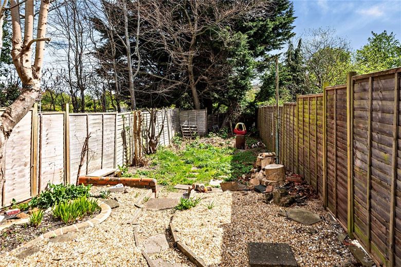 4 bedroom house, Green Lane, Newbury RG14 - Available