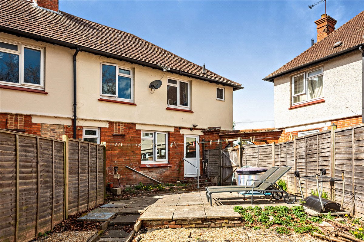 4 bedroom house, Green Lane, Newbury RG14 - Available