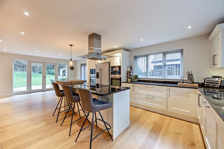 5 bedroom house, Thornford Road, Crookham Common RG19 - Available