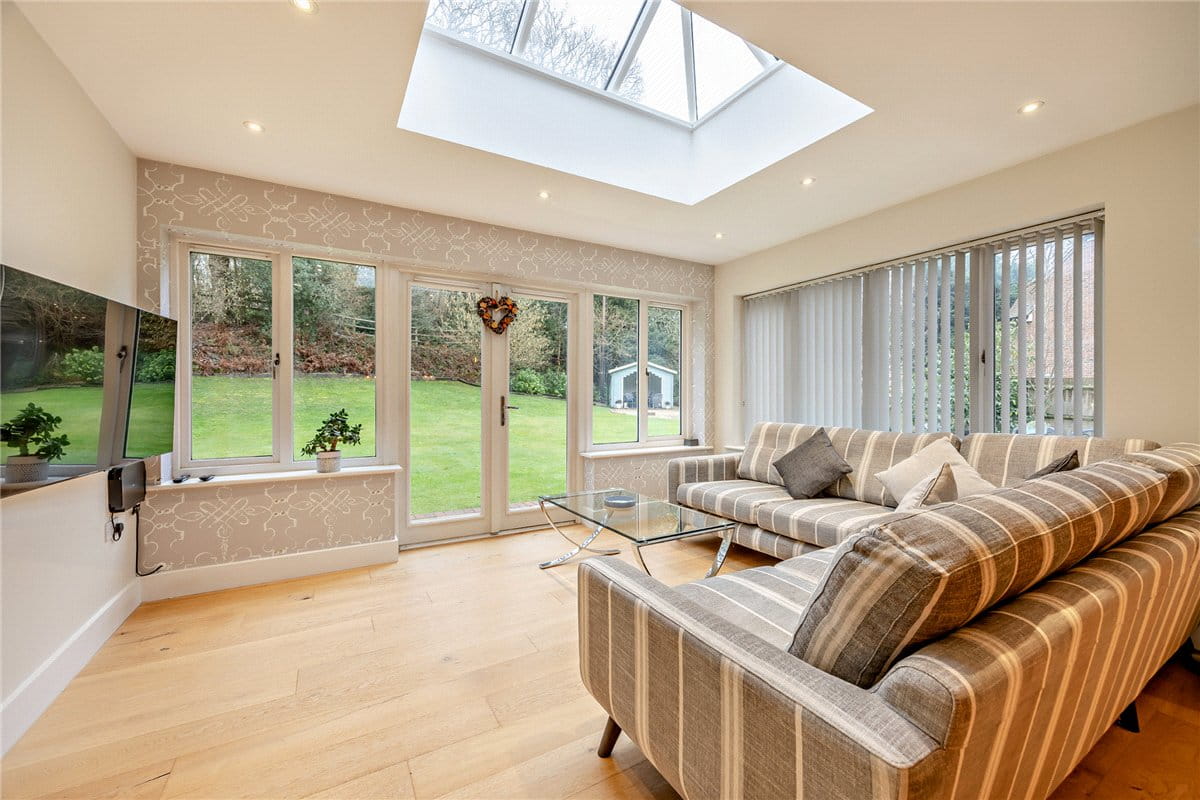 5 bedroom house, Thornford Road, Crookham Common RG19 - Available