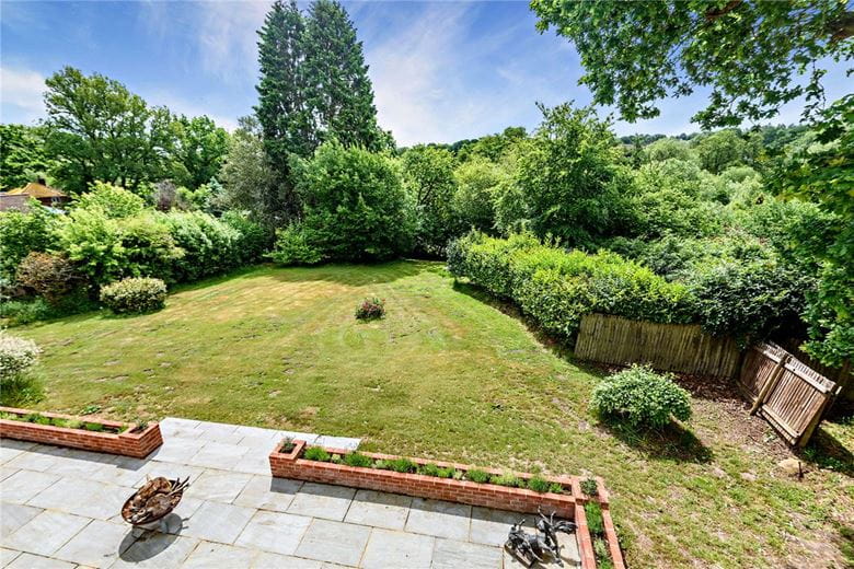 4 bedroom house, Bishops Green, Newbury RG20 - Available