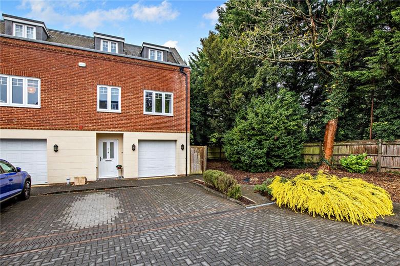 5 bedroom house, The Dolmans, Shaw RG14 - Sold STC