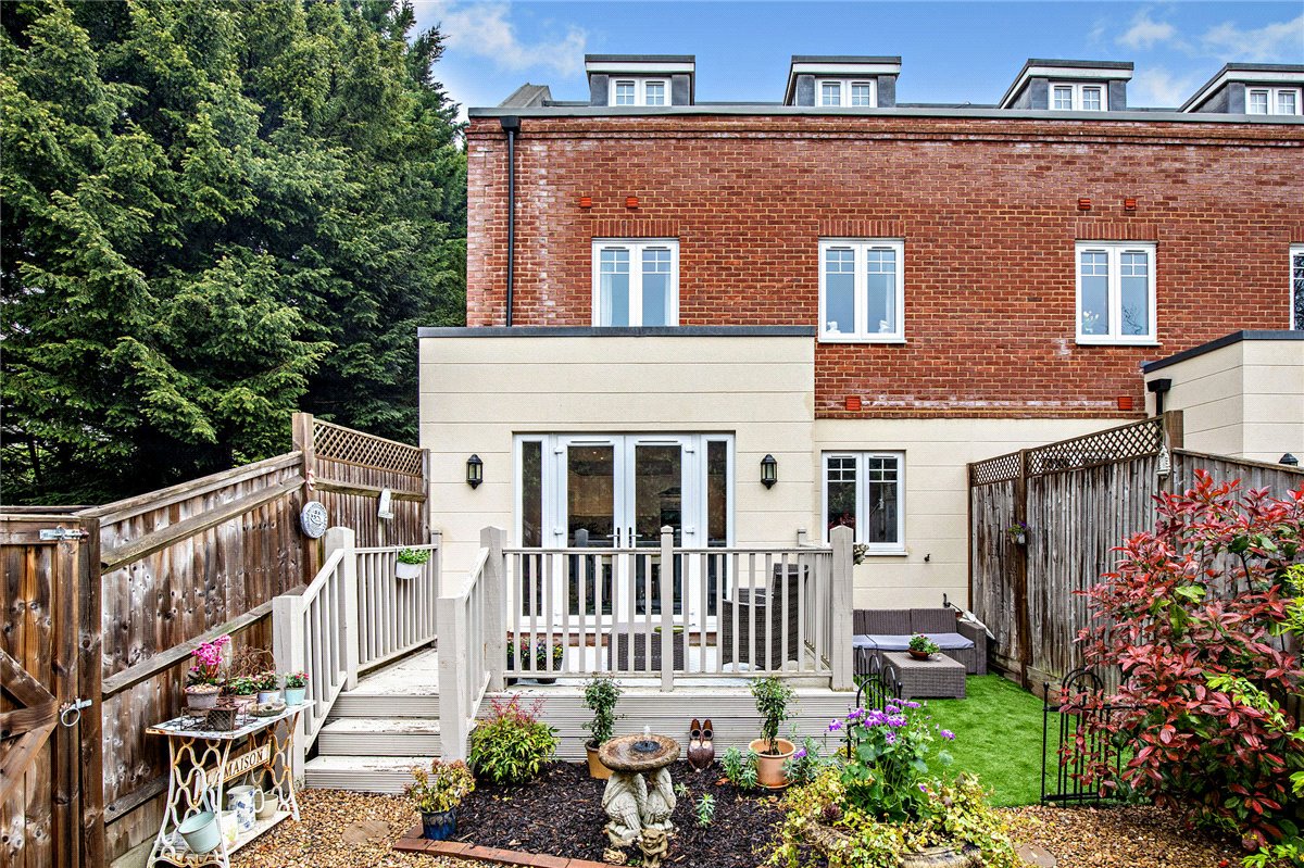 5 bedroom house, The Dolmans, Shaw RG14 - Sold STC