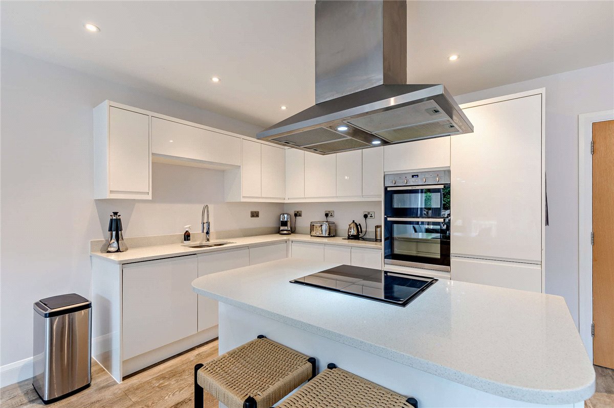 5 bedroom house, The Dolmans, Shaw RG14 - Sold STC