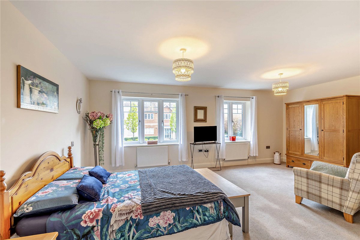 5 bedroom house, The Dolmans, Shaw RG14 - Sold STC